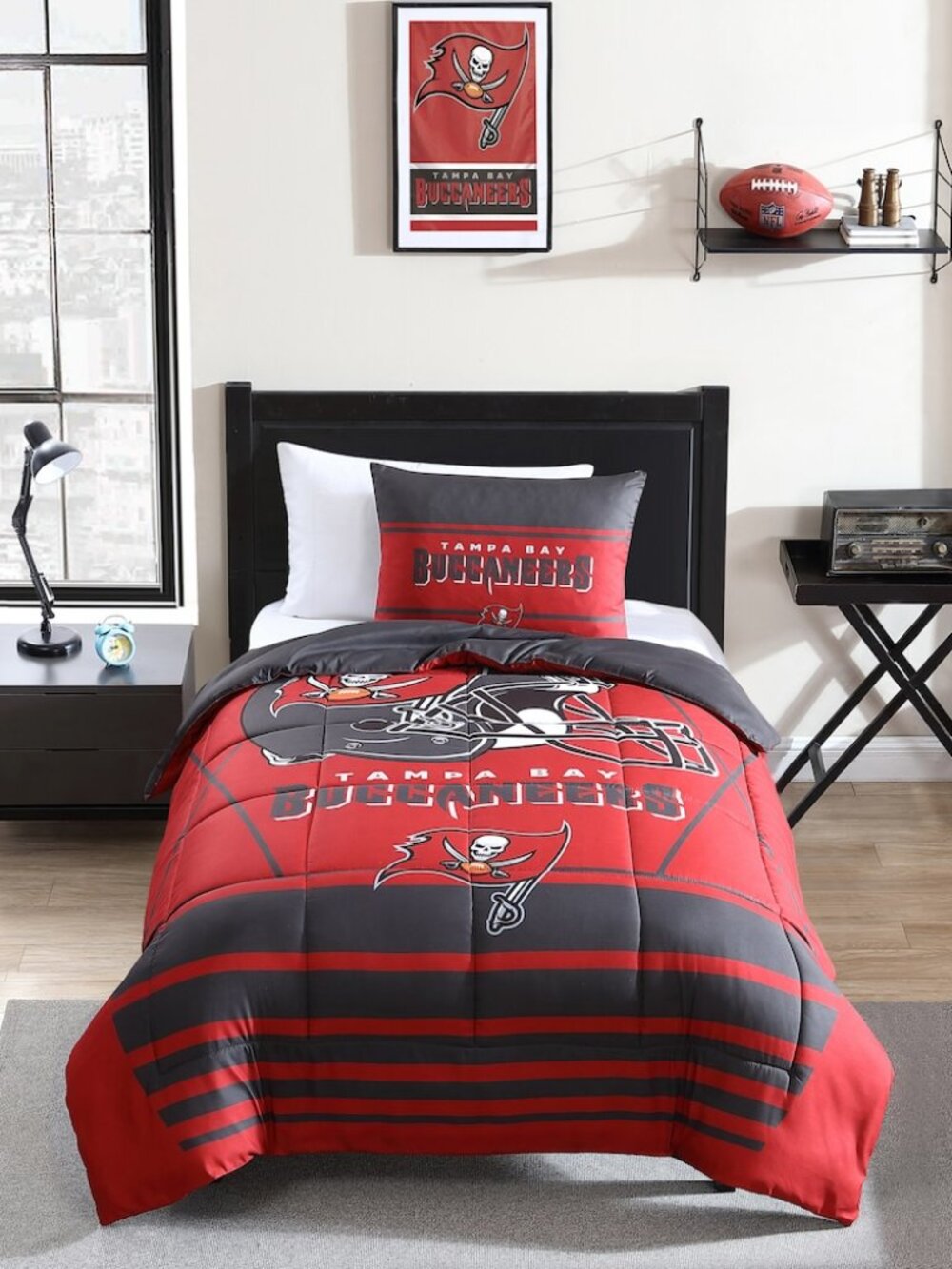 NWT Tampa Bay Buccaneers Twin Comforter Set Sham NFL Bedding w Bag